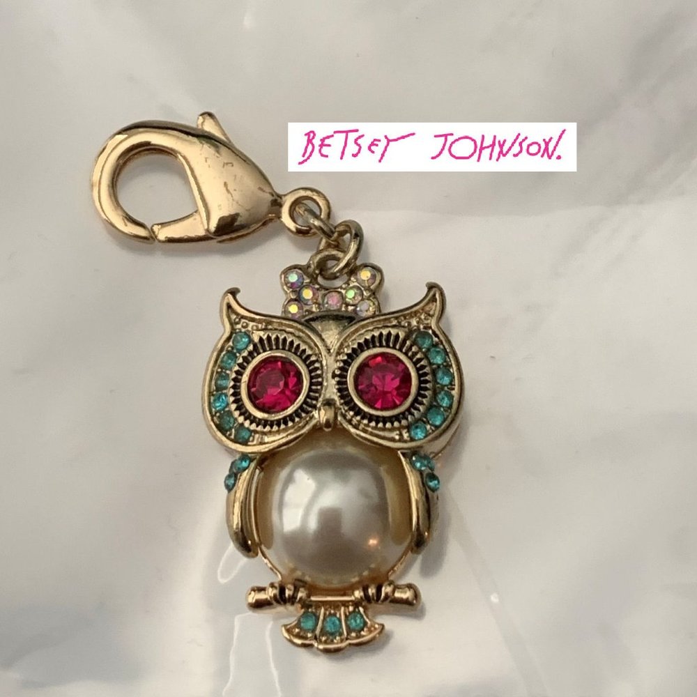 NWOT  --  Betsey Johnson Pink Eyed Owl Charm